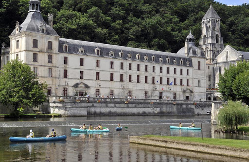 Vvf Perigord Sorges-En-Perigord Hotel ภายนอก รูปภาพ