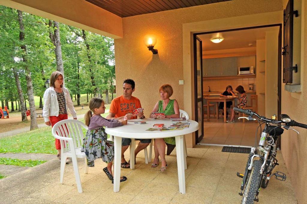 Vvf Perigord Sorges-En-Perigord Hotel ภายนอก รูปภาพ