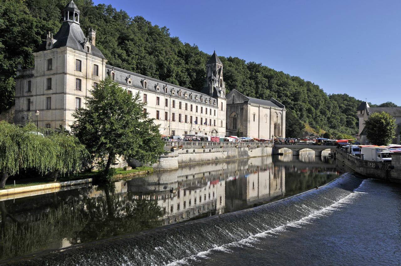 Vvf Perigord Sorges-En-Perigord Hotel ภายนอก รูปภาพ
